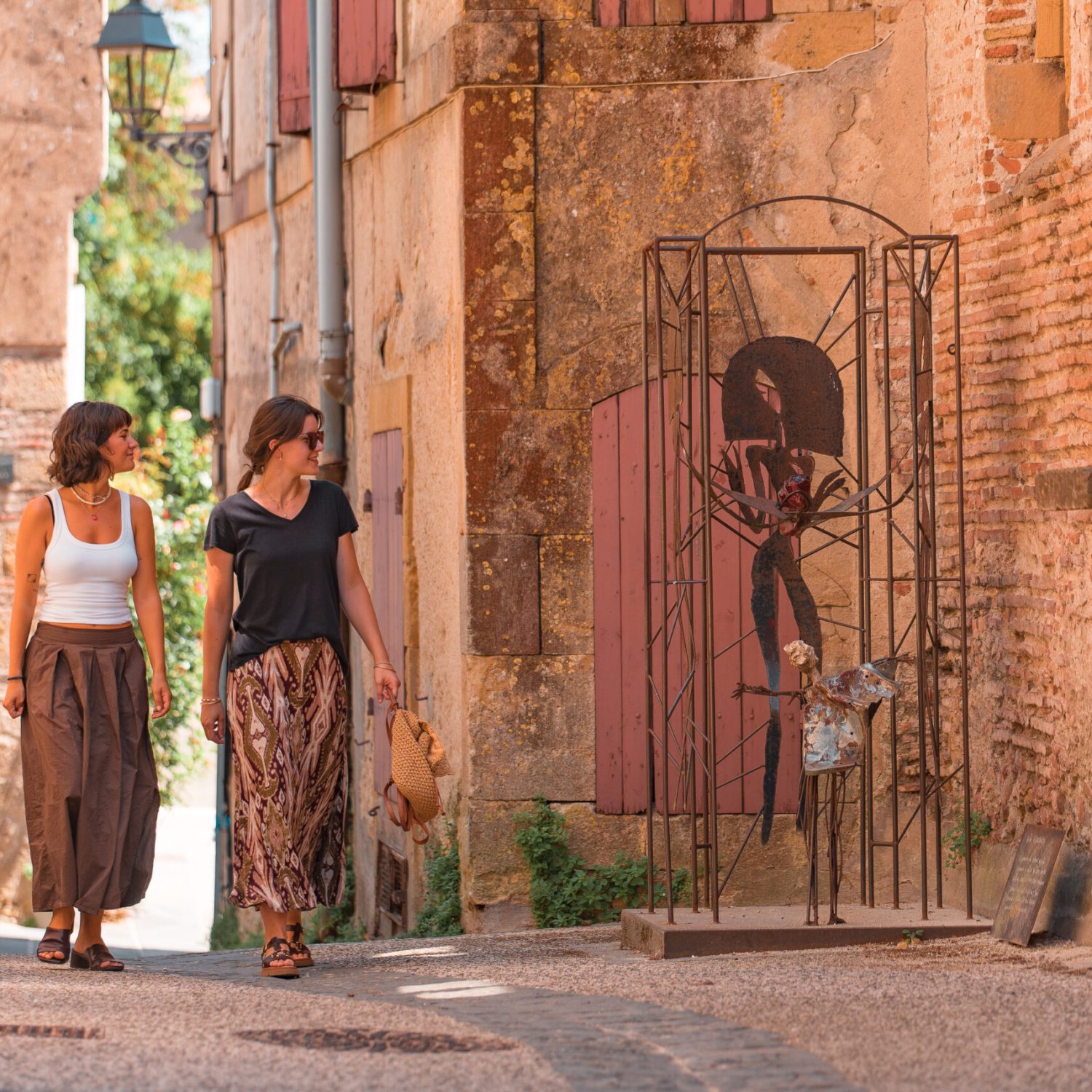 fanjeaux-2026-07-village-femme-by-vincent-photographie-adt-aude