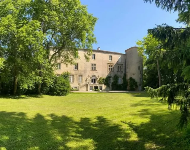 📸🏰 La photo du jour... Lumières matinales sur le château de La Commanderie (à Plaigne). ☀️

Repost @chateaulacommanderie
#chateau #commanderie #Plaigne #photographie
#printemps #sunnyday #collinescathares #aude #audetourisme #occitanie #occitanietourisme #suddelafrance #sudouest