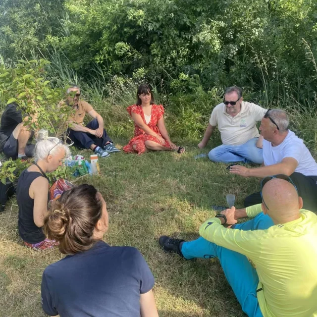 ℹ Vie de l'Office 🚴‍♀️☀️

Mercredi matin, les équipes des quatre offices de tourisme partenaires @pyreneesaudoises @limouxintourisme @otpyreneescathares et @officetourismecollinescathares se sont retrouvées au port de Bram pour une session de repérage terrain en vue de l'organisation collective d'un grand événement à vélo : @velocipedieoccitane !

Objectif : Identifier le point de départ de l'événement, travailler sur les aspects techniques, évoquer les points forts du parcours...

👥 Une belle synergie entre nos territoires, au service d’un événement convivial et sportif qui mettra à l’honneur le vélo.

📅 Rendez-vous dans notre bio pour découvrir ce qui vous attend ! Restez connectés 🚴‍♂️🌞

#vélo #événement @velocipedieoccitane #aude #jaimelaude #audetourisme #occitanie #occitanietourisme