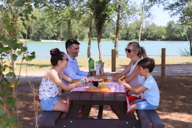 ☀🌿 Prenez le temps de vous poser et de vous relaxer au lac de Buzerens à Bram... et profitez de sa base nautique 🏄 👉 @teleskinautiquebram

🏊‍♂️ Un espace de baignade, placé sous la surveillance d'un maître-nageur-sauveteur du SDIS de l'Aude, est accessible tous les après-midis jusqu'au 31 août.

#baignade #lac #baignadesurveillée #Buzerens #bram #plandeau #basedeloisirs #collinescathares #lauragais #aude #audetourisme #sortirdanslaude #jaimelaude #occitanie #occitanietourisme
Photos 📸 : ©OTI Au Cœur des Collines cathares