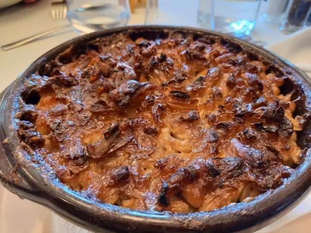 🥘 Amoureux de cuisine généreuse et de terroir, réjouissez-vous ! C'est la bonne saison pour déguster de délicieux cassoulets. 😋

Au cœur des collines cathares, plusieurs restaurateurs vous proposent ce plat emblématique, mijoté tout doucement, avec des produits du coin et un savoir-faire transmis depuis des générations. 

La liste des bonnes adresses sur notre site internet : collines.cathares.com (lien en bio). 🍽

#cassoulet #restaurants #lauragais #collinescathares #aude #audetourisme #jaimelaude #terroir #gastronomie #SudOuest #occitanie #occitanietourisme