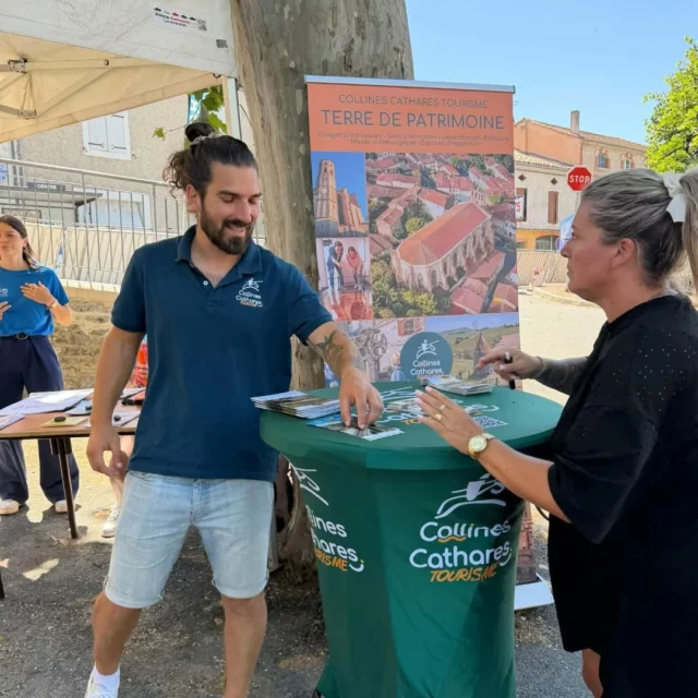🚴🚴‍♂️ 𝗟𝗲𝘀 "𝗖𝗼𝗹𝗹𝗶𝗻𝗲𝘀 𝗖𝗮𝘁𝗵𝗮𝗿𝗲𝘀" 𝘀𝘂𝗿 𝗹𝗮 𝗥𝗼𝘂𝘁𝗲 𝗱’𝗢𝗰𝗰𝗶𝘁𝗮𝗻𝗶𝗲 !

Aujourd'hui, notre équipe était présente sur le village départ de la 1ère étape de la @routeoccitaniecic (à Bram !) et sur le village arrivée (à Saint-Paul-Cap-de-Joux).

Tout au long de la journée, les visiteurs venus encourager les coureurs cyclistes ont pu découvrir sur notre stand les richesses touristiques du territoire intercommunal Piège Lauragais Malepère : sites patrimoniaux, activités de pleine nature, animations, savoir-faire...

Merci à tous ceux qui sont venus à notre rencontre ! 😊

#RouteOccitanie2026 #CollinesCathares #promotiontouristique #officedetourisme #PiègeLauragaisMalepère @voyageoccitanie
