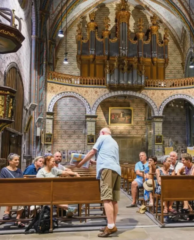 ⛪ 𝗩𝗶𝘀𝗶𝘁𝗲𝘀 𝗰𝗼𝗺𝗺𝗲𝗻𝘁𝗲́𝗲𝘀 𝗱𝗲 𝗹𝗮 𝗰𝗼𝗹𝗹𝗲́𝗴𝗶𝗮𝗹𝗲 𝗱𝗲 𝗠𝗼𝗻𝘁𝗿𝗲́𝗮𝗹 𝗱𝗲 𝗹'𝗔𝘂𝗱𝗲

Les jeudis 06 et 20 août 2026, des visites commentées de la majestueuse collégiale Saint-Vincent de Montréal vous sont proposées par Armand Guitard de l’association des « Amis de l’orgue et de la collégiale ».

➡️ Début des visites à 17h sur le parvis de la collégiale (place Saint-Vincent, 11290 Montréal). Visites au chapeau. 

➡️ Sur inscription auprès de l'Office de Tourisme Intercommunal des Collines Cathares : ☎️ 04 68 24 75 45 | 📧 tourisme@ccplm.fr

Découvrez cet édifice à l'incroyable histoire !

#visitecommentée #patrimoine #collégiale #Montréal #aude @audetourisme @voyageoccitanie 

Photo : CollinesCatharesTourisme / Marin Rives Ferrer